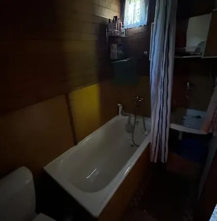 Kemp útulný Dřevěný Stribrna